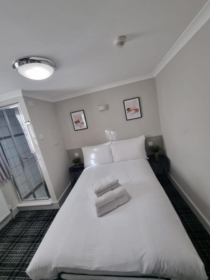 Single Room with Shared Toilet,1334468189:JPEG